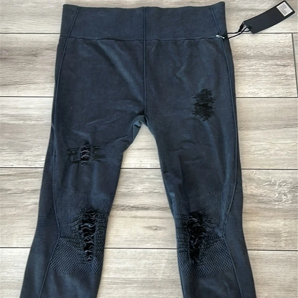 Sweet Taluna Gray Leggings with ripped distressed Detail size XL NWT